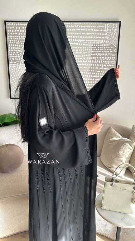 عباية سوداء راقية وعملية 