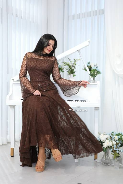 فستان سهرة ملكي بتصميم خاص 