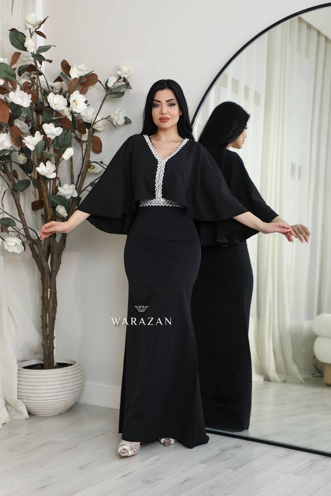 فستان سهرة ناعم بقصة أكمام واسعة 