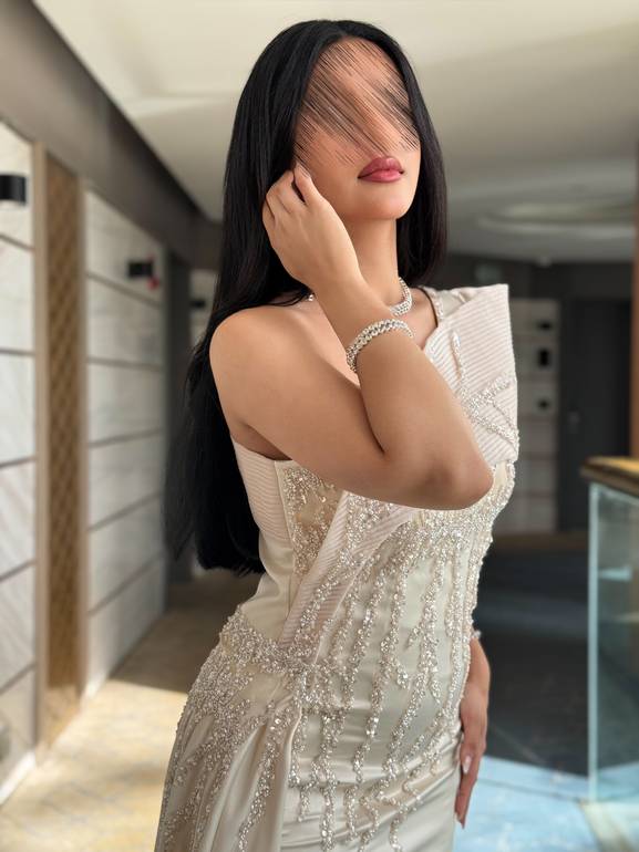 فستان سهرة راقي مع كلفة 