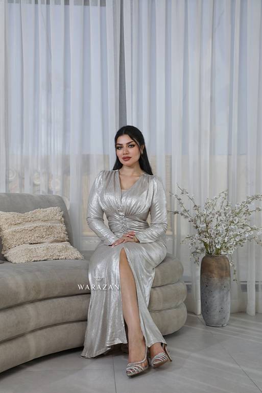 فستان سهرة انيق بكرستال من الخصر