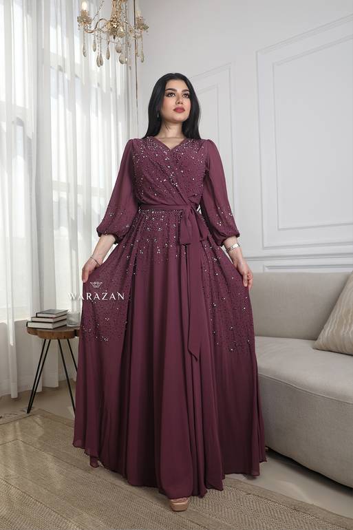 فستان سهرة ساتر بتطريز راقي