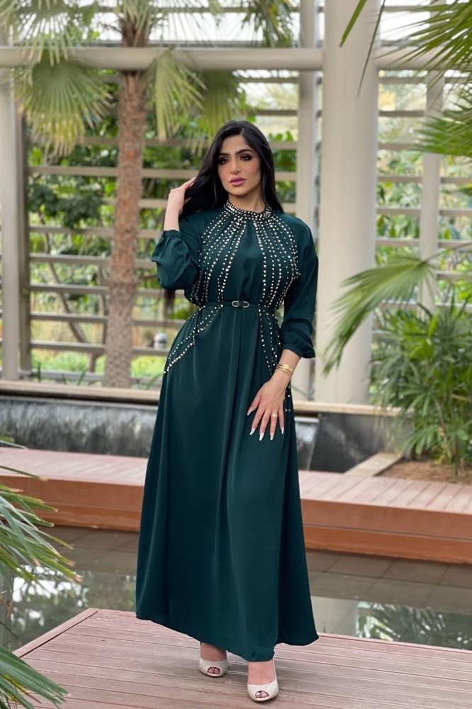 فستان انيق بتطريز شك مع حزام