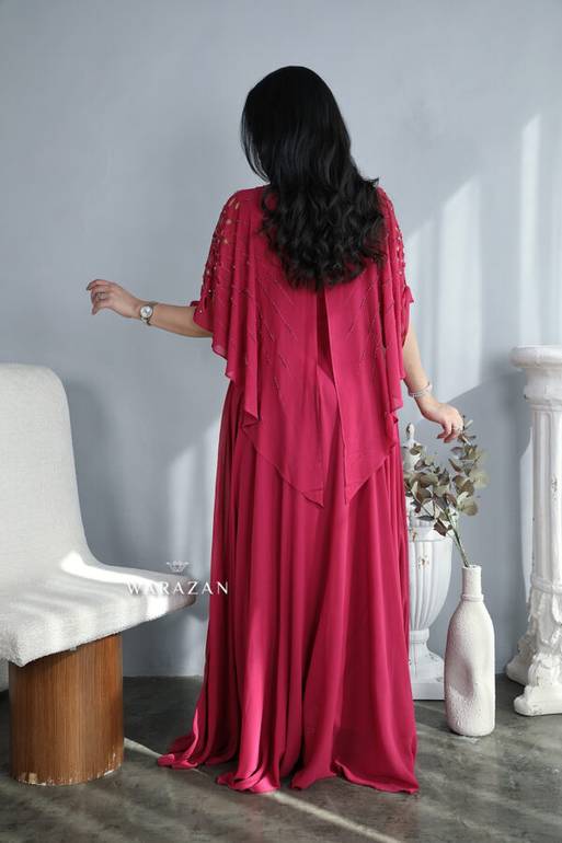 فستان سهرة ناعم بتطريز