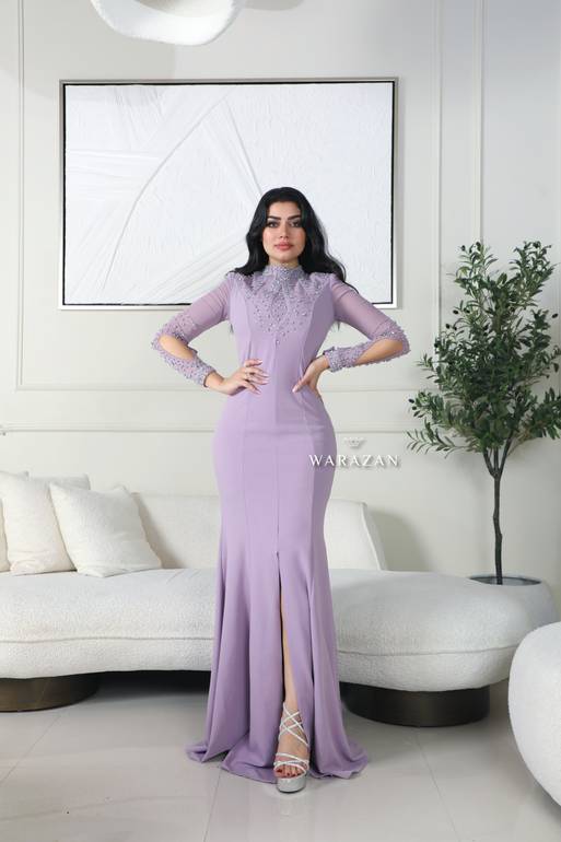 فستان سهرة ناعم بتطريز من الصدر 