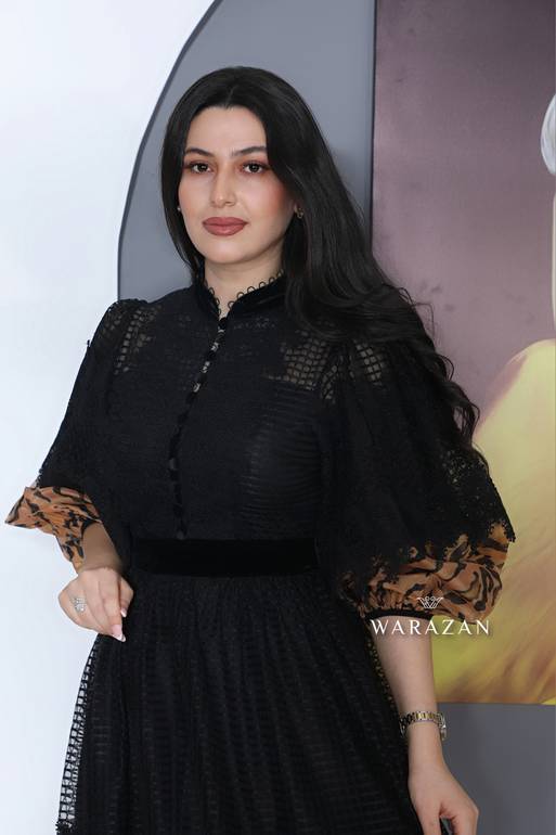 فستان مشجر قصير ميد اسود مع برنت نمري 
