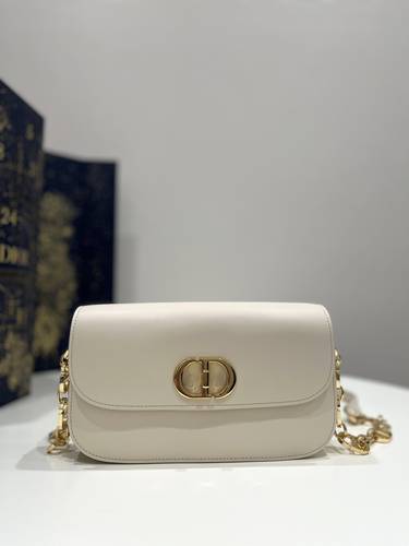 ديور مونتين مقاس 22.5cm
