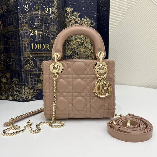 Lady Dior Mini Size 17cm