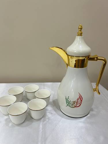 طقم دلة كبير مع ٦ فناجين