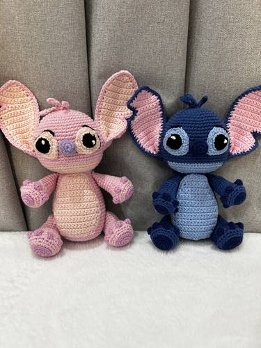 دمية كروشيه Stitch يدوية – حجم 20 سم