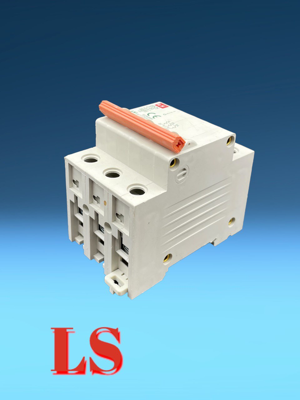 3 Pole circuit breaker LS 32A