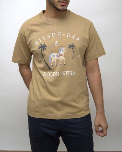 ROLDN VERA Riyadh KSA T-Shirt – قميص قطني بتصميم تراثي عصري