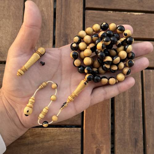 خشب ابنوس خراطة احترافية (خامة طبيعية) عدد الخرز 61 مقاس الخرز 10ملي الاسبيرات شاهد وكبوس 
