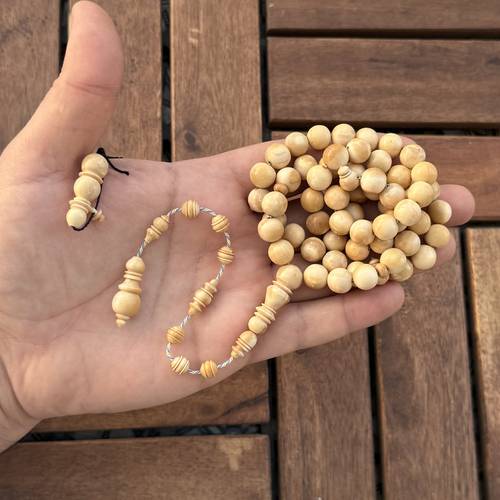 كوك ابيض (خامة طبيعية) عدد الخرز 61 مقاس الخرز 9.5ملي خراطة ورشة سيد الاسبيرات شاهد وكبوس 