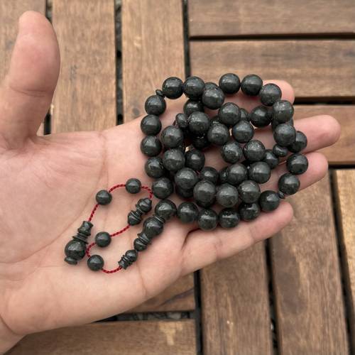 ما يسمى بكلايت شبيه البلياردو (خامة مصنعة جديدة ثقيلة الوزن) عدد الخرز 45 مقاس الخرز 11ملي
