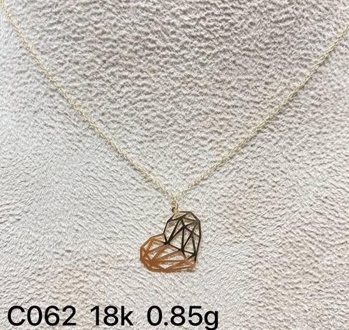عقد ذهب عيار 18