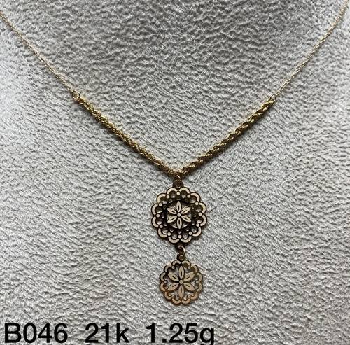 عقد ذهب عيار 21