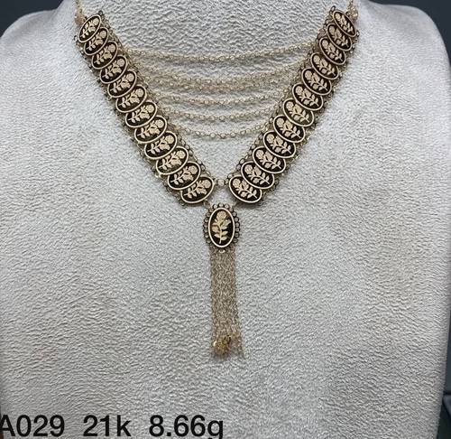 عقد ذهب عيار 21