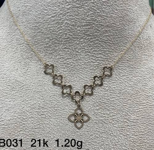 عقد ذهب عيار 21