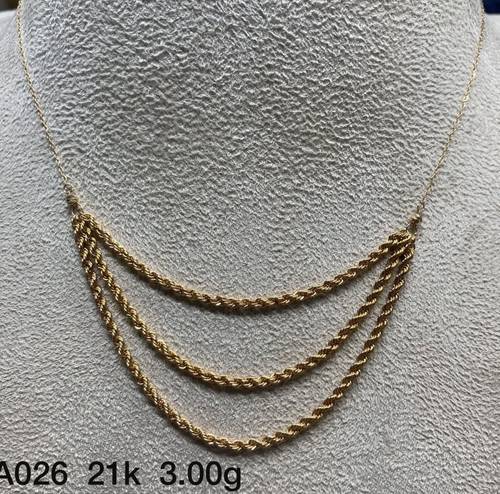 عقد ذهب عيار 21