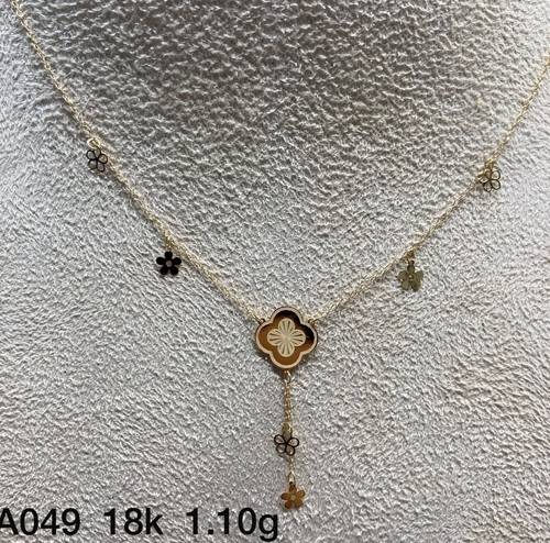 عقد ذهب عيار 18