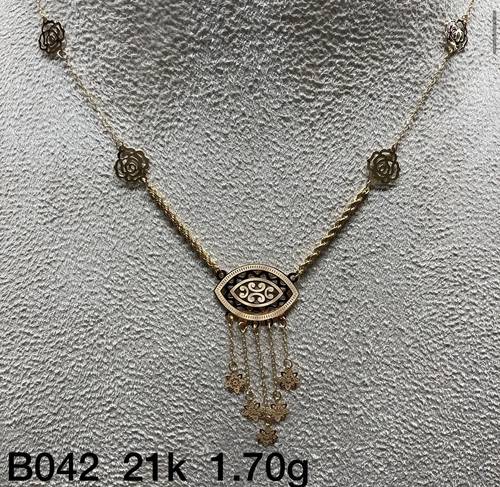 عقد ذهب عيار 21