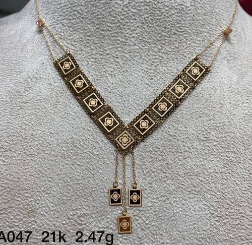عقد ذهب عيار 21