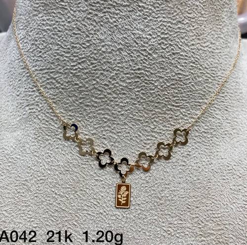 عقد ذهب عيار 21