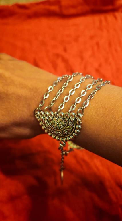 Silver color Arabian style bracelet