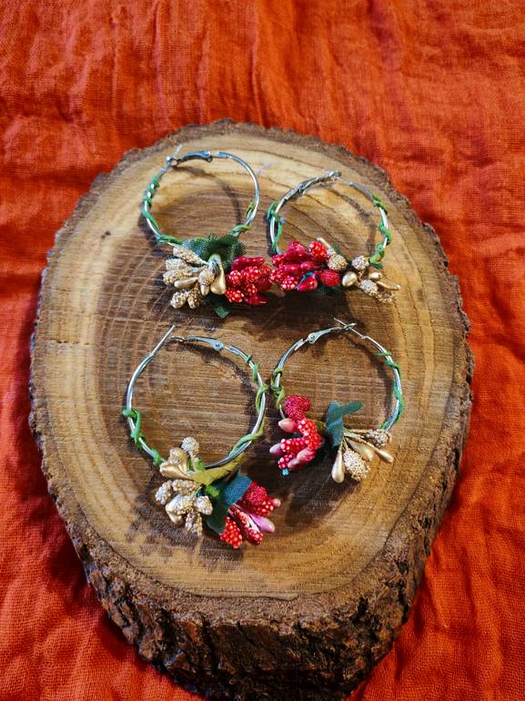 Christmas Red and gold berries earrings