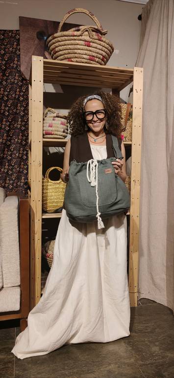 Heavy duty medium sized olive bag