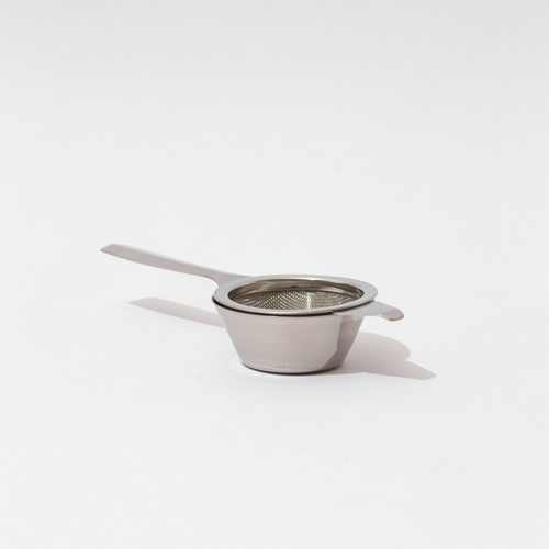 Strainer with base