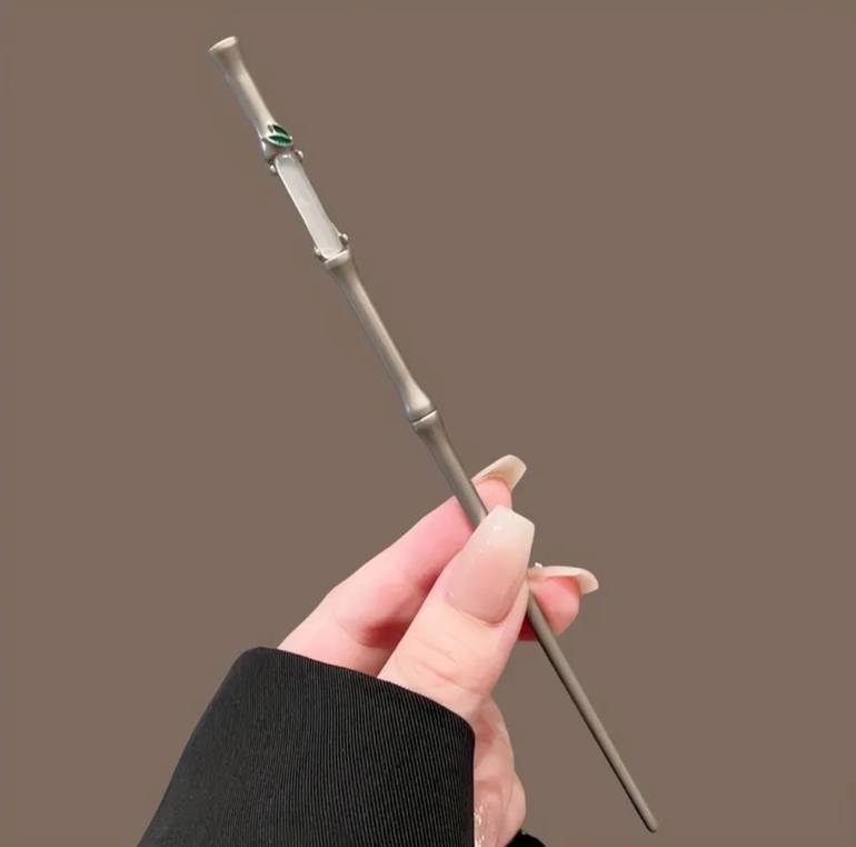 Elegant Vintage Floral Hairpin - White & Green