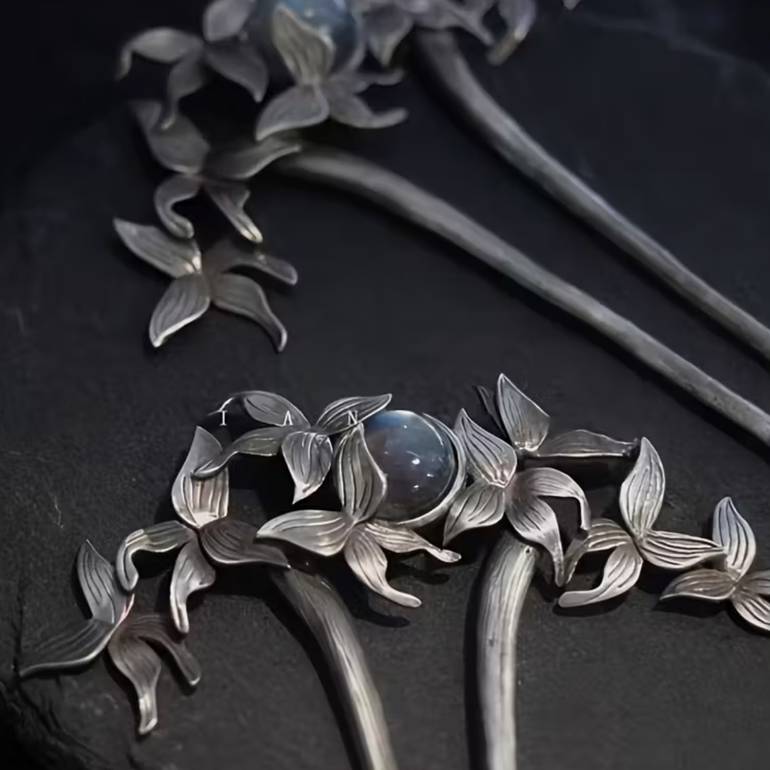 Silver Vine Hair Fork