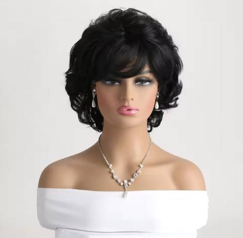 باروكة شعر طبيعي طول 10 انش كثافه 180 قصه مميزه بغره من الامام 