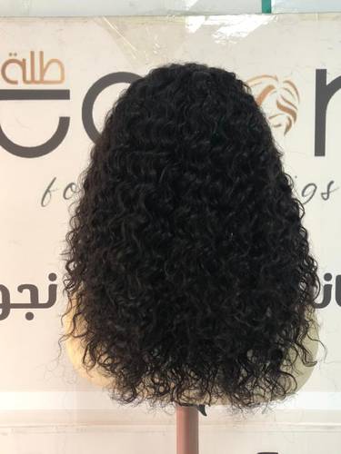باروكة كيرلي طول 18 انش والكثافه 180 اللون اسود طبيعي 