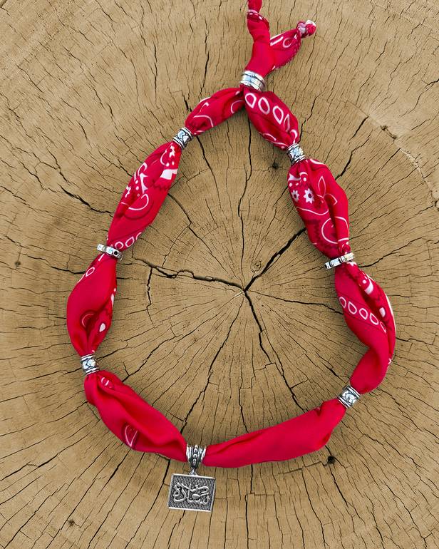 Saada in Red