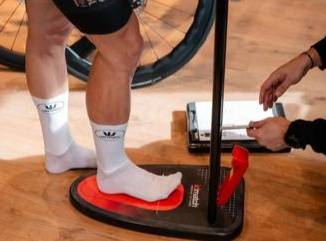 خدمة قياس القدم واختيار الحذاء الرياضي – idmatch Footfit
