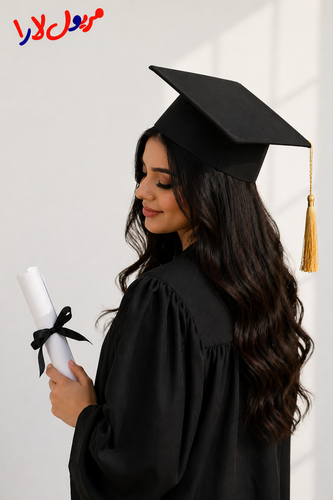 قبعة تخرج كلاسيكية مع دندوشة ذهبية
