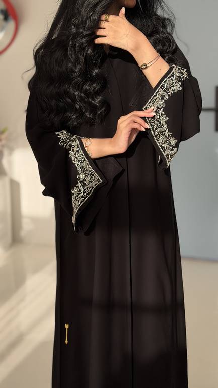 803# عباية مع تطريز فضي
