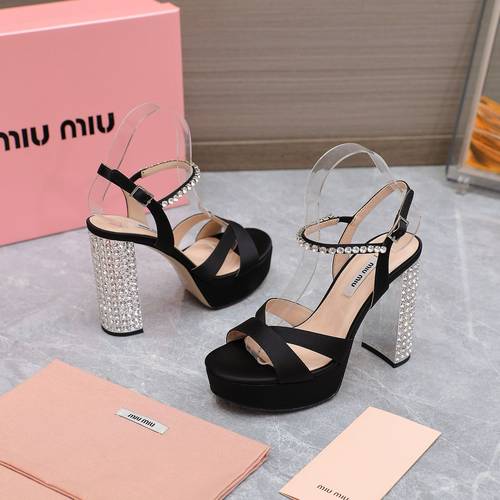 MIUMIU