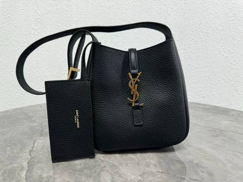 SAINT LAURENT