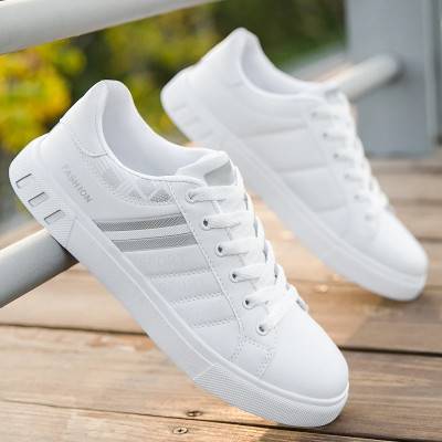 أحذية رياضية رجالية كاجوال أحذية رجالية مسطحة Zapatillas Hombre خفيفة الوزن من جلد البولي يوريثان قابلة للتنفس أحذية رياضية بيضاء للرجال