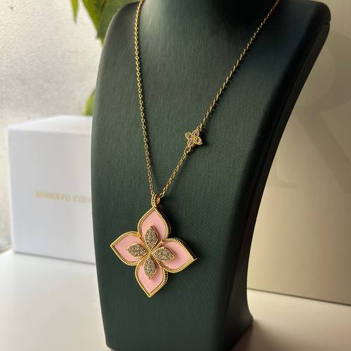 سلسال روبرتو كوين طويل 