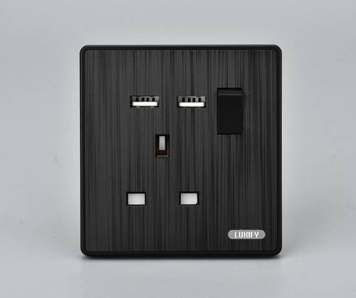 فيش 13 امبير مع (LUXIFY (USB