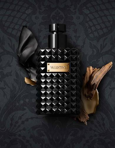 عطر فالنتينو نوار  أبسولو مسك ايسينس