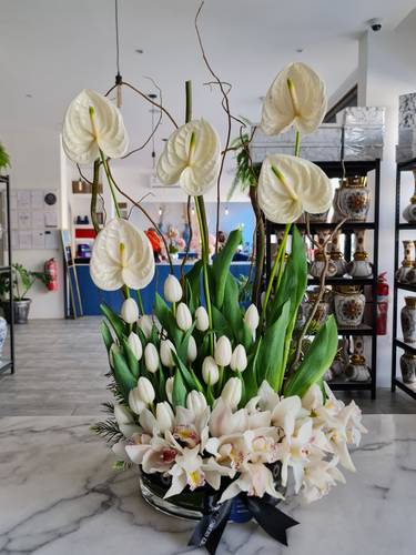 Glass Vase with mix flowers