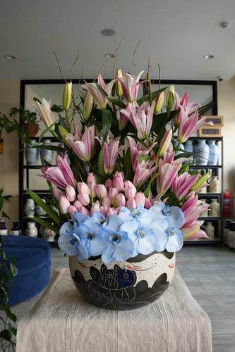  Ceramic vase mix flowers