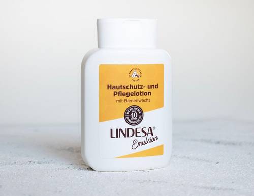 لوشن مرطب للجسم طبيعي بشمع العسل ماركة LINDESA