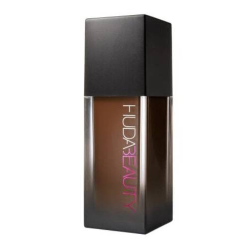 Huda Beauty liquid foundation – 550R hot fudge